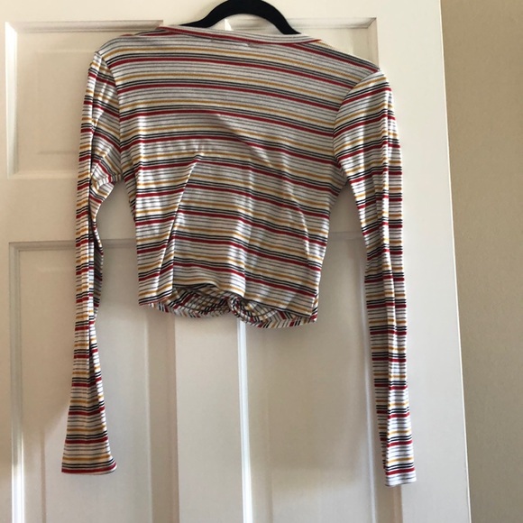 Long Sleeve Crop Top - Picture 2 of 2